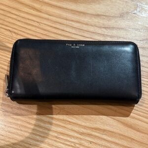 Rag & Bone Classic Black Woman’s Wallet